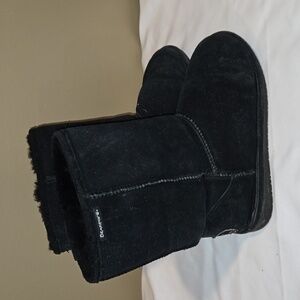 Bearpaw Size 8 Emma Short Black